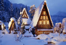 游泳比赛惊现“鱼人”在水下急速潜泳率先撞线.